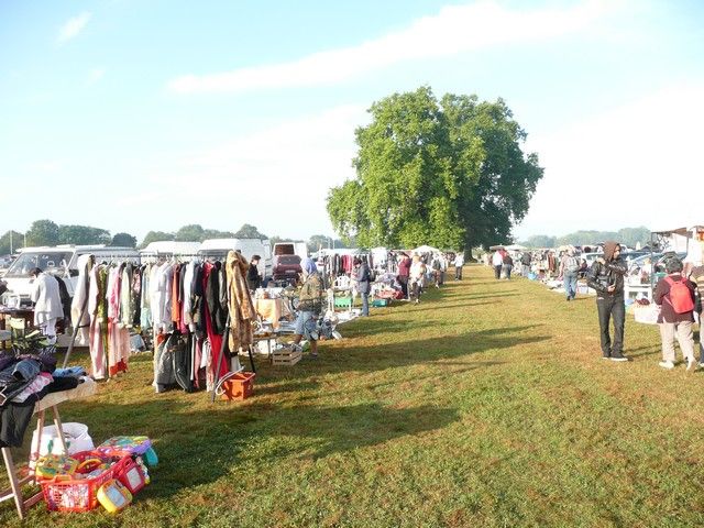 vide grenier 2012 (19).jpg